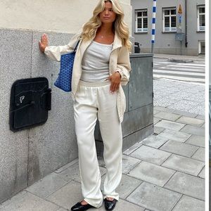 Djerf Avenue Dream Pants in Cloud ☁️🕊️